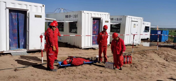 一八五公司和内蒙地矿八院联合开展应急救援演练（摄影：宋学文） (2).jpg