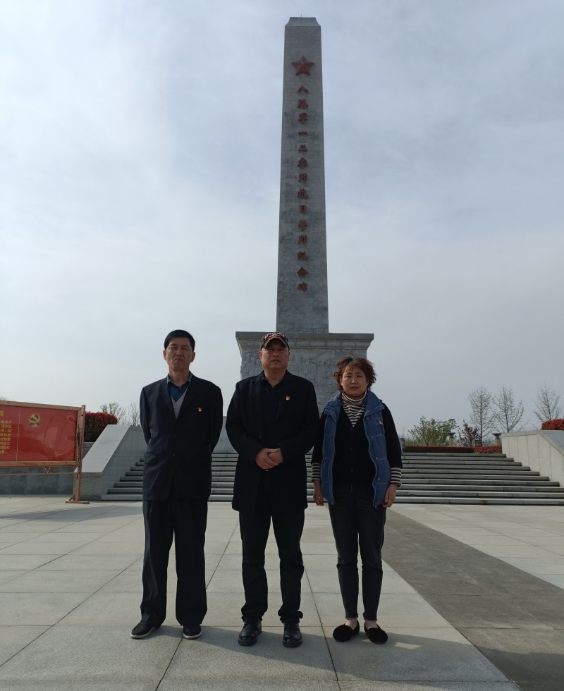 3月31日，一三九水文公司庄里基地党支部组织党员参观八路军120师抗日誓师纪念地   摄影报道    宋梅.jpg