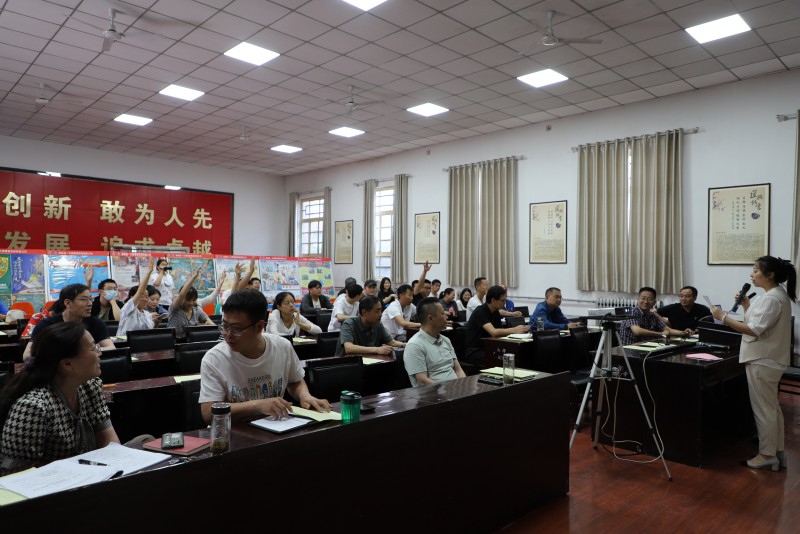 道德讲堂照片.JPG