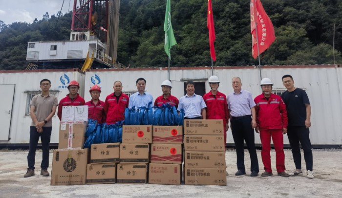 211695278559308799.jpeg 候涛摄影.jpg