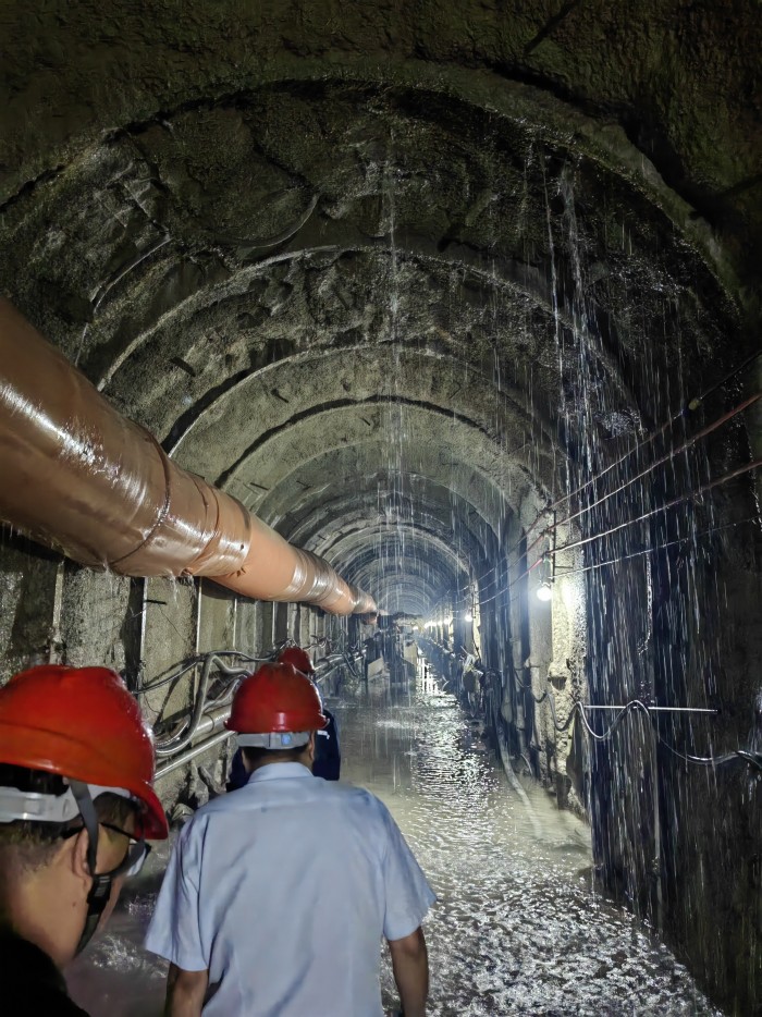一八六公司承揽山西中部引黄工程不良地质及富水洞段定向注浆堵水项目 摄影：李伟 (1).JPG
