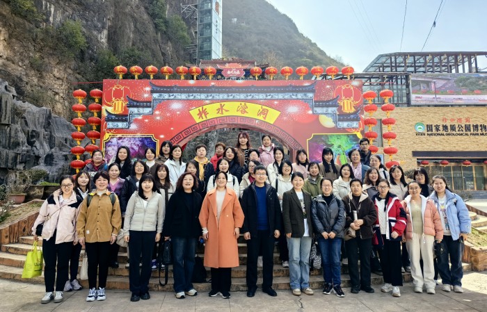阳光明媚，春意盎然，在第114个“三八”国际劳动妇女节来临之际，一九四公司开展了丰富多彩的系列庆祝活动。——田笑宁摄影报道.jpg